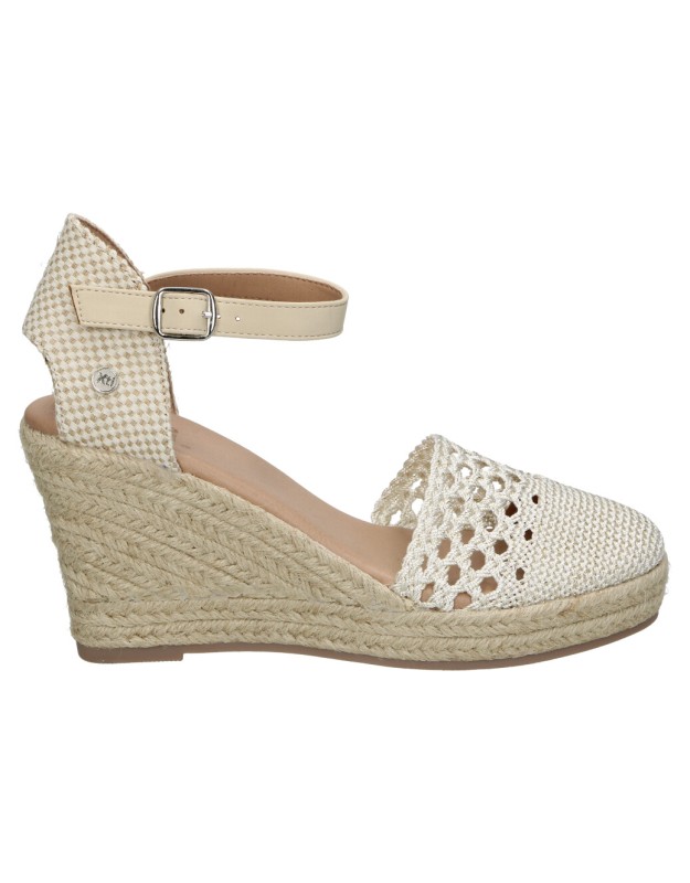 Sandalias para mujer de cuña XTI 140959 en blanco