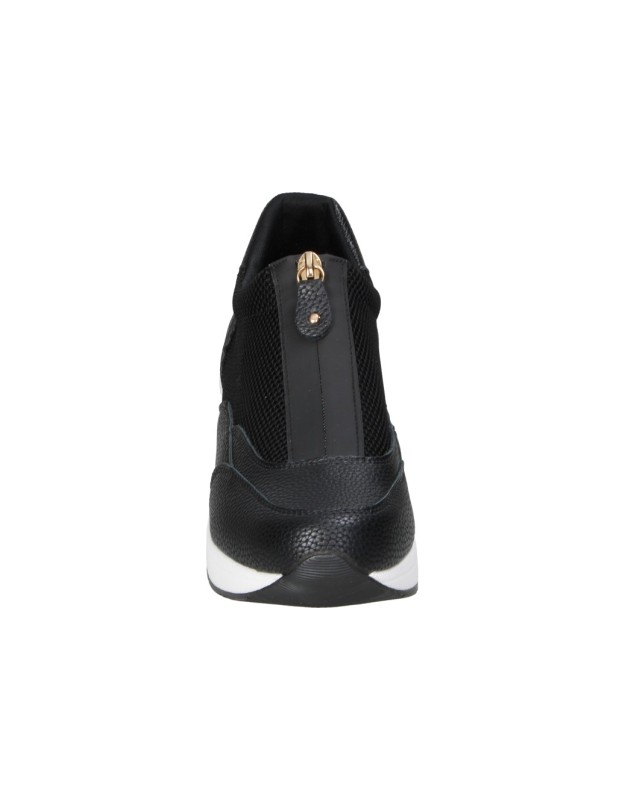 Zapatos negros XTI 142648