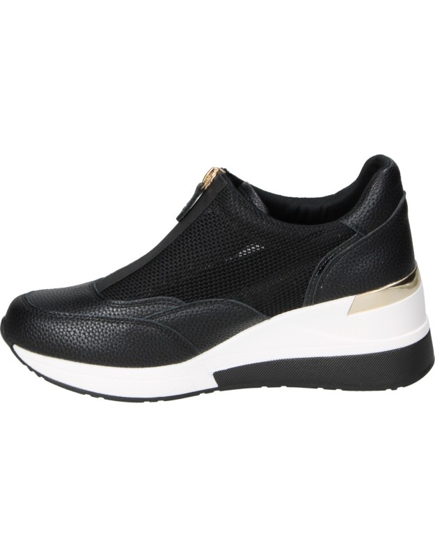 Zapatos negros XTI 142648