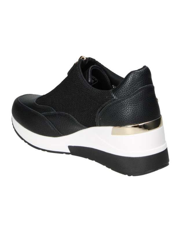 Zapatos negros XTI 142648