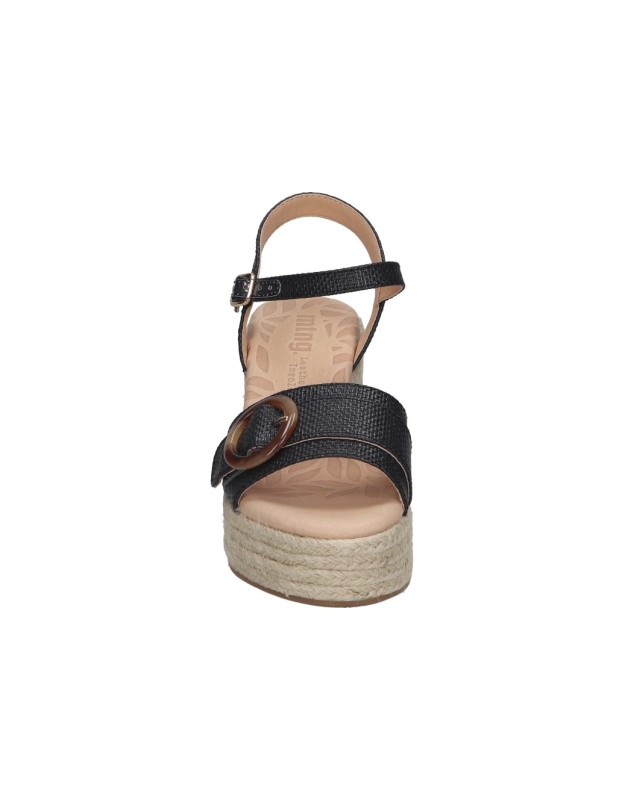 Sandalias de tacón Mustang Courtney 59607 negras para mujer