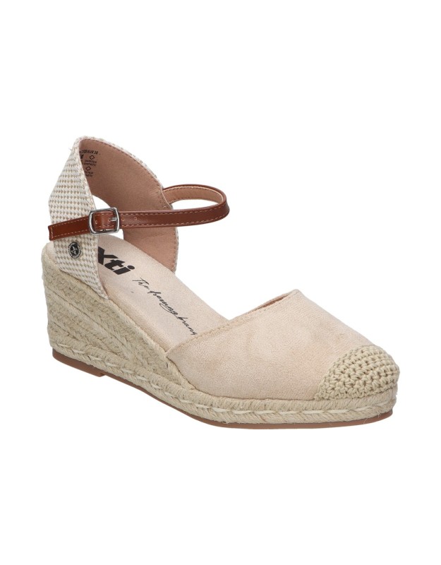 Vegano color dorado de cómodo XTI 140746 sr