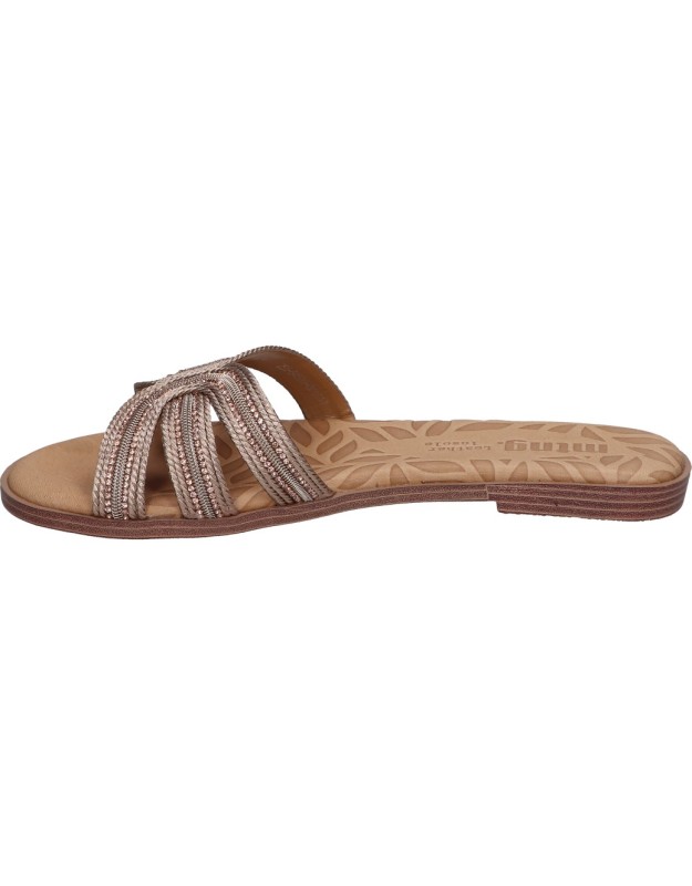Sandalias planas para moda joven MUSTANG 54500 color champán