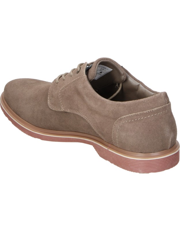 Zapatos casual XTI 144556 en color taupe para hombre