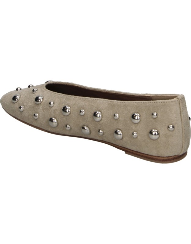 Bailarinas con tachuelas XTI 145283 en color taupe