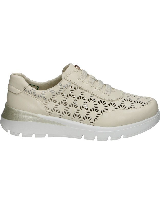 zapato de piel con cuna pitillos 11090 en color crema 37
