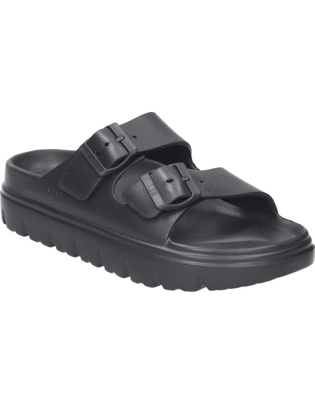 Chanclas color negro de casual XTI 142550