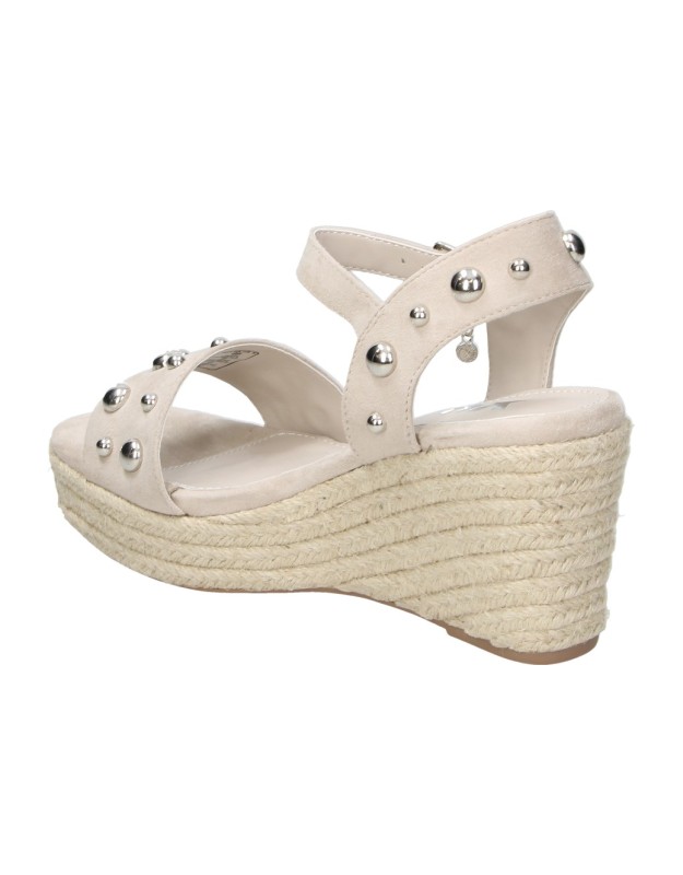 Sandalia de Esparto con Hebilla XTI 145454 en color blanco para mujer
