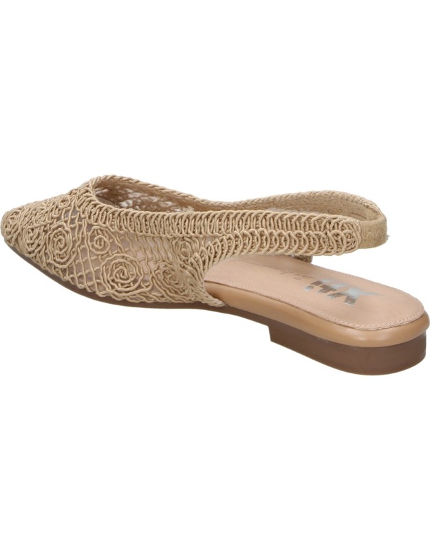 Zapatos XTI 145124 Color Taupe para Mujer en Punta sin cierre
