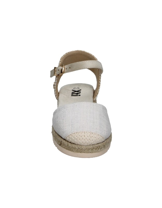 Alpargata con Hebilla XTI KIDS 151192 en Color Beige para Niña