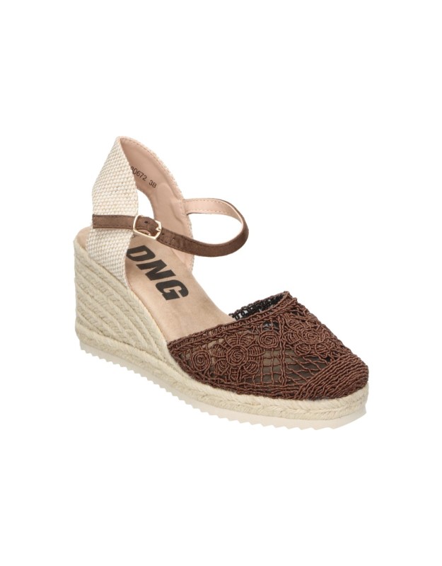 Alpargatas con Cuña y Plataforma D'Angela en Color Beige y Marrón - Modelo DHA30672