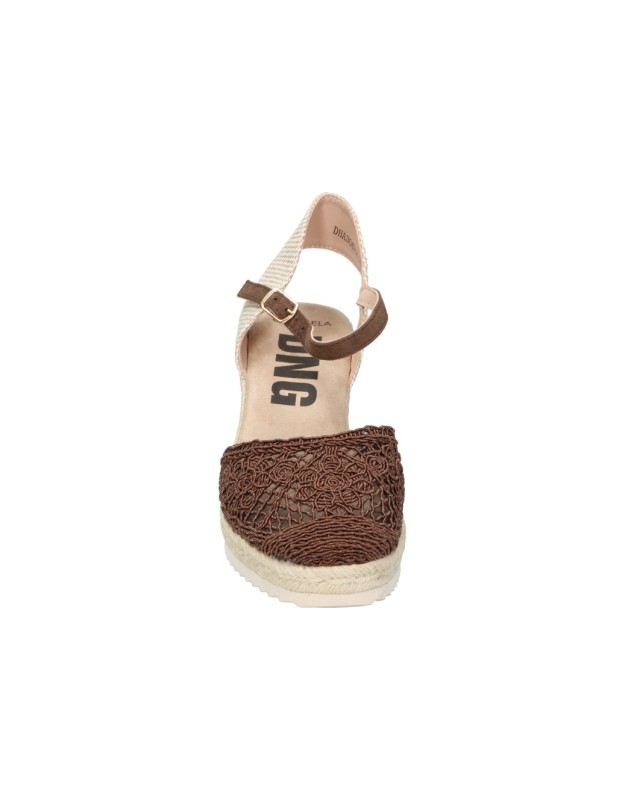 Alpargatas con Cuña y Plataforma D'Angela en Color Beige y Marrón - Modelo DHA30672