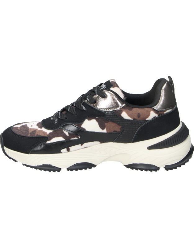 Zapatilla con cuña REFRESH 176121 negra y estampado de vaca