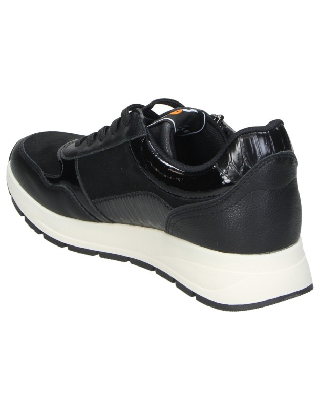 Zapato con cuña REFRESH 176105 en negro para mujer