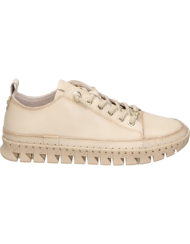 Zapato de piel CARMELA 162531 en beige para mujer