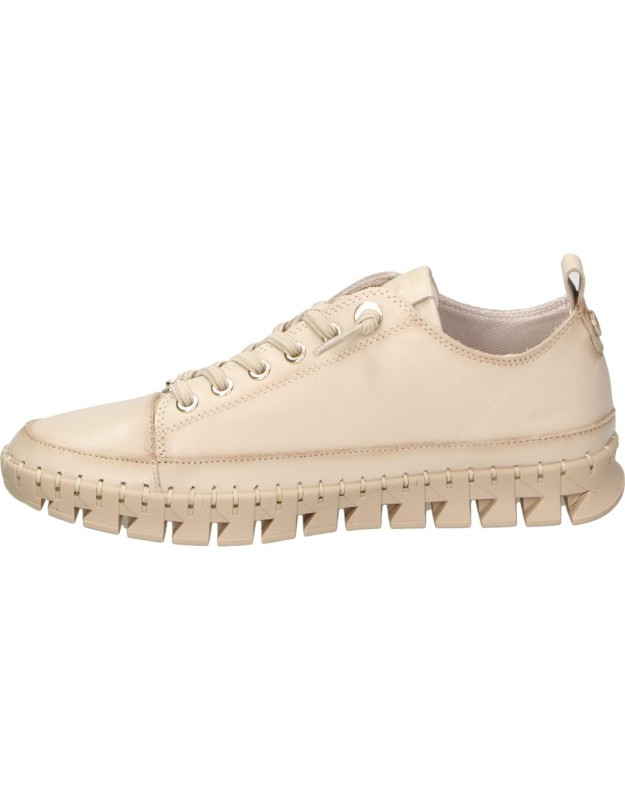 Zapato de piel CARMELA 162531 en beige para mujer