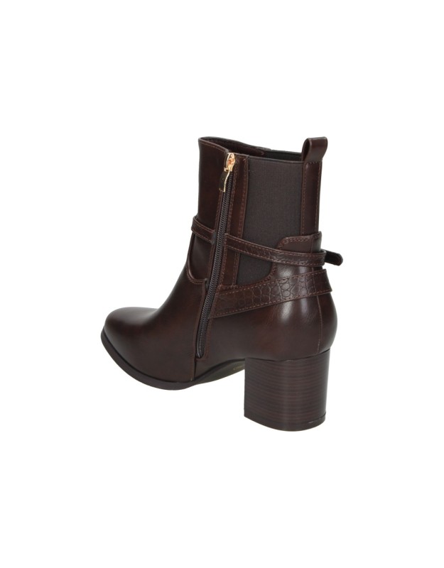 Botines CHIKA10 de Tacón para Mujer en Marrón con Detalle de Hebilla CAYETANA 06