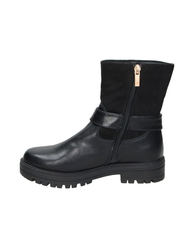 Botas Altas XTI KIDS para Niña en Color Marrón con Detalle de Hebilla 154124