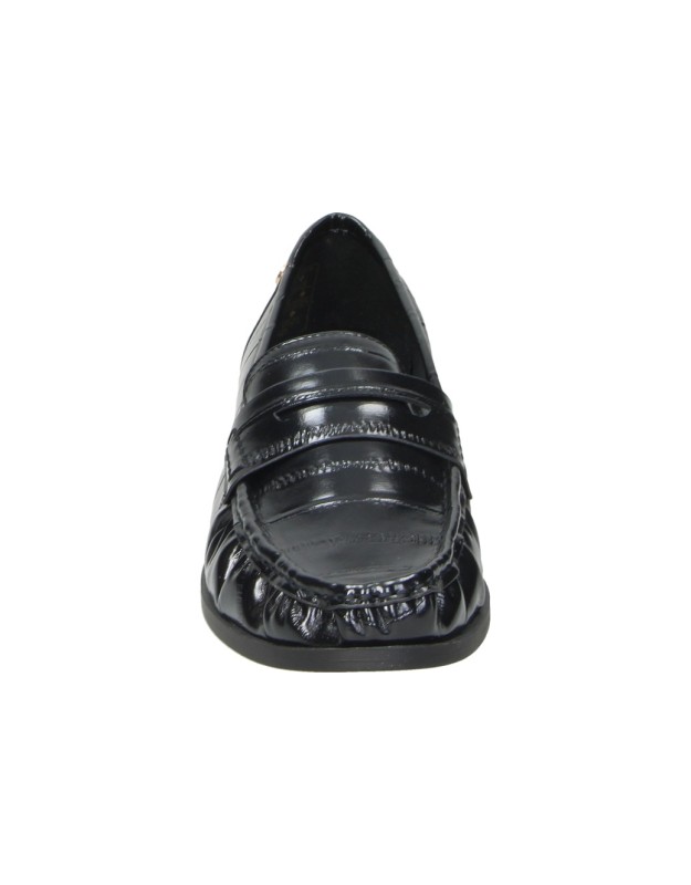 Mocasines XTI  de Charol para Mujer en Color Negro 146430