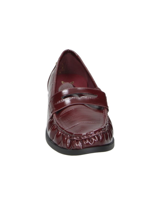 Mocasines XTI  de Charol para Mujer en Color Burdeos 146430