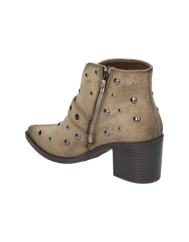 Botines de Tacón XTI para Mujer en Taupe con Tachuelas 146516