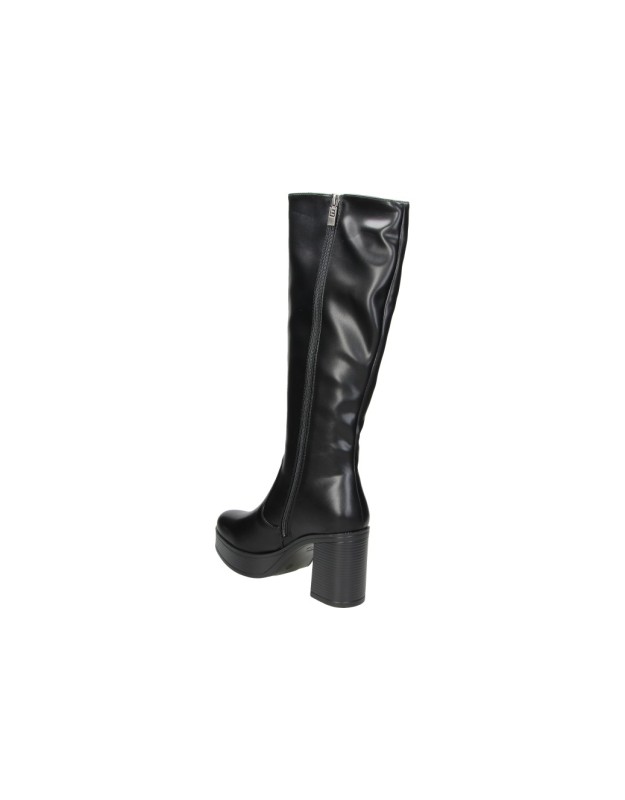 Botas para mujer con tacón MUSTANG MTNG 50522 en negro