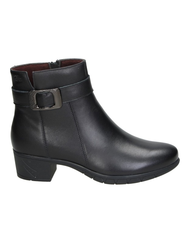 Botines TREINTA’S de Tacón Bajo para Mujer color Negro con Hebilla 4630