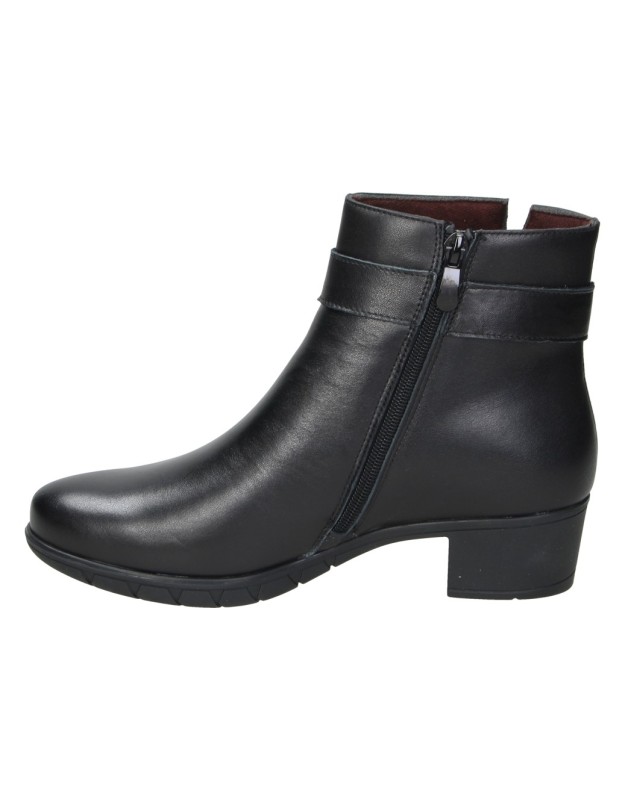 Botines TREINTA’S de Tacón Bajo para Mujer color Negro con Hebilla 4630