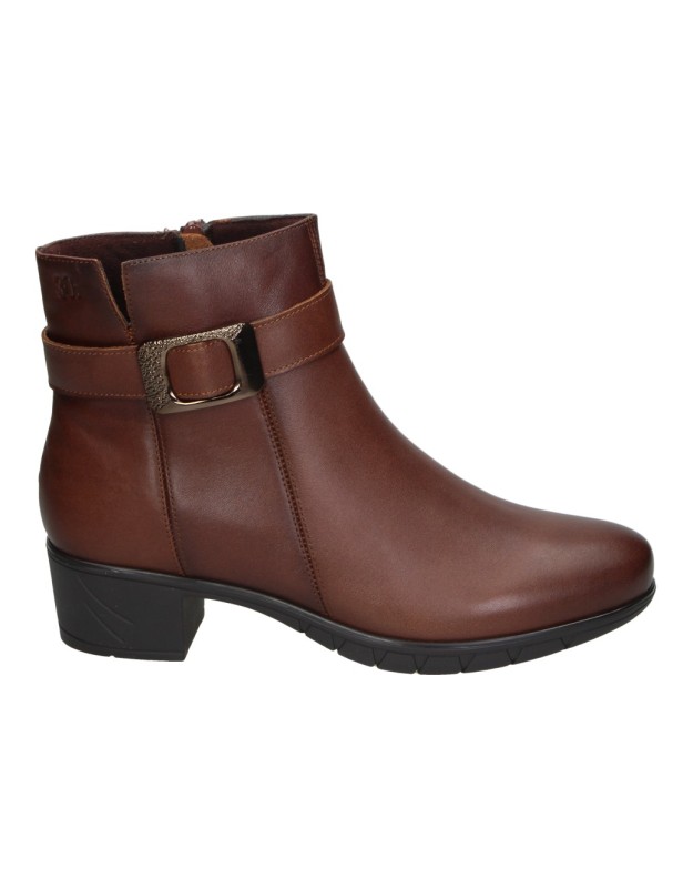 Botines TREINTA’S de Tacón Bajo para Mujer color Cuero con Hebilla 4630