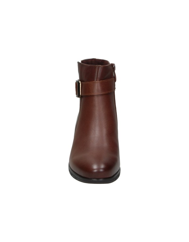 Botines TREINTA’S de Tacón Bajo para Mujer color Cuero con Hebilla 4630