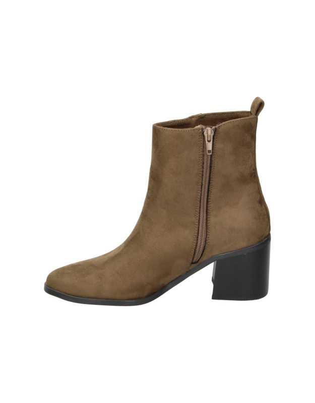 Botines de tacón SKYDIVA Revel en color camel para mujer